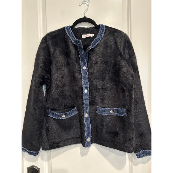 MSRP $110 ✨ MUESTRARIOS (from Spain!) Fuzzy DenimTrim Sweater Jacket Size S/M ✨ - Picture 2 of 6